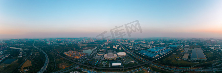 比赛都要与 比赛都要与